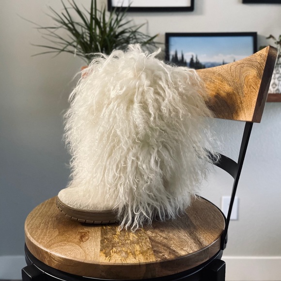 Bearpaw Fur Boots - Picture 4 of 4